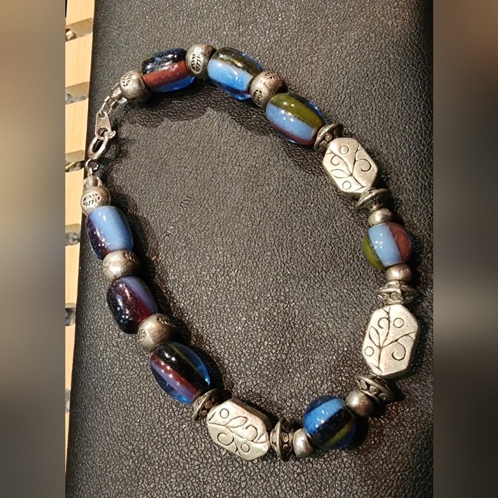 Silvertone multicolored beaded bracelet, possibly glass beads - Picture 1 of 1